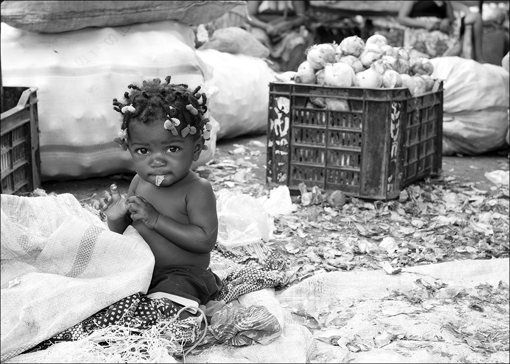 mercado roque santeiro, Angola